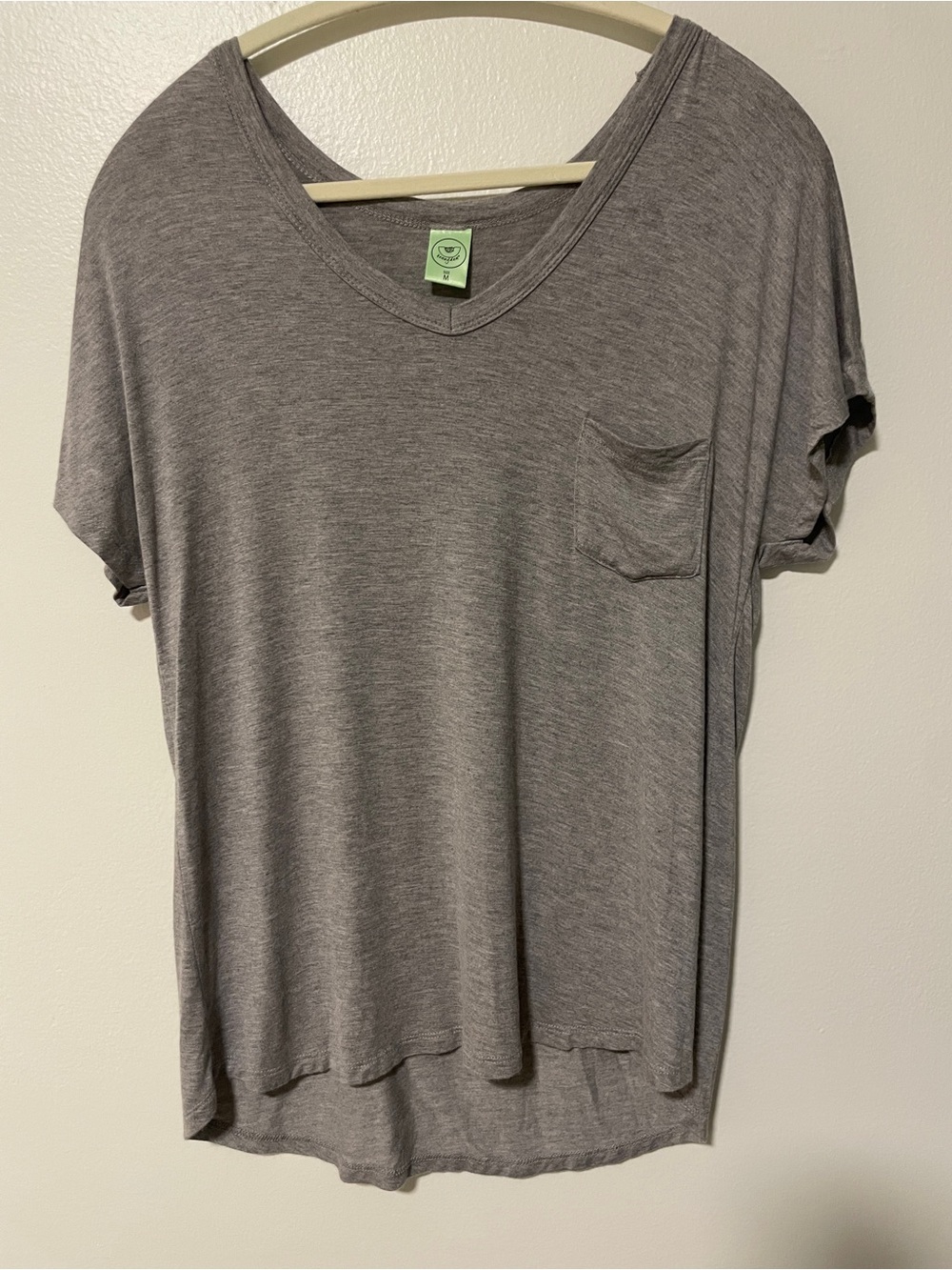 Heather Gray V-Neck Pocket Tee Soft Relaxed Fit Lightweight Casual Womens medium